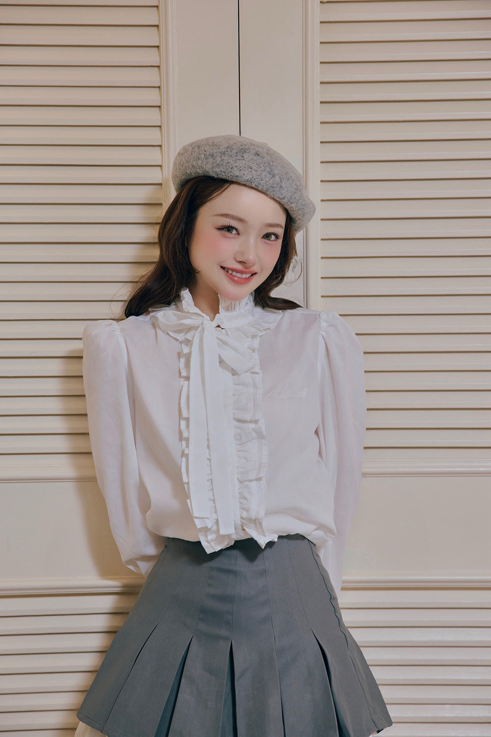 Stand collar frill blouse