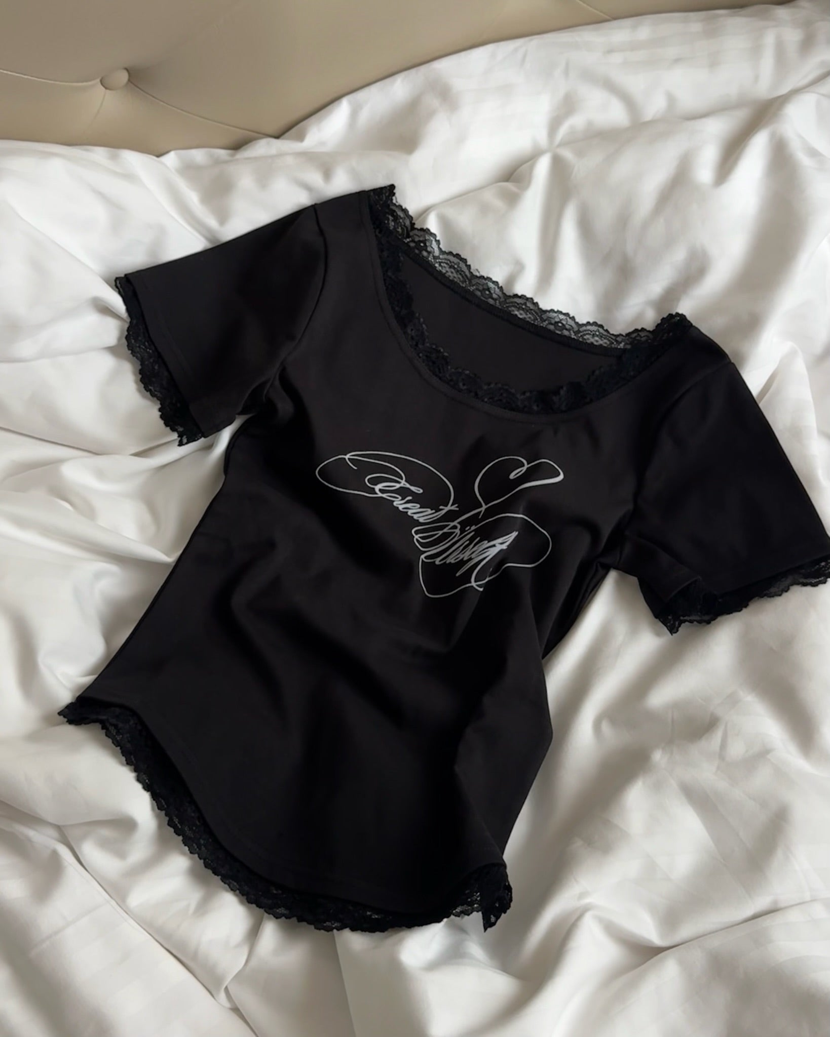 Treat Ürself tattoo logo T-shirts