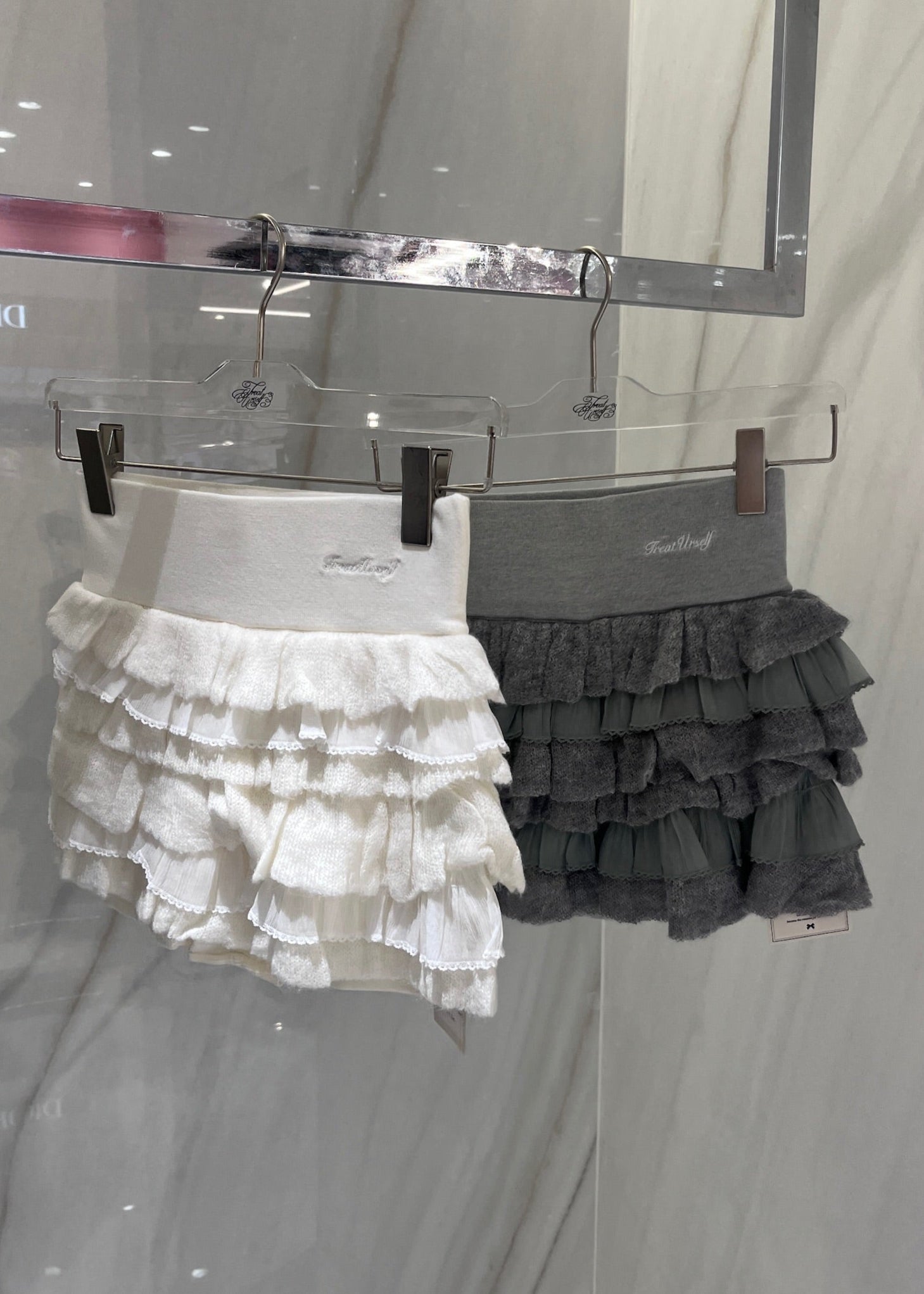 frill mini knit skirt – Treat Ürself