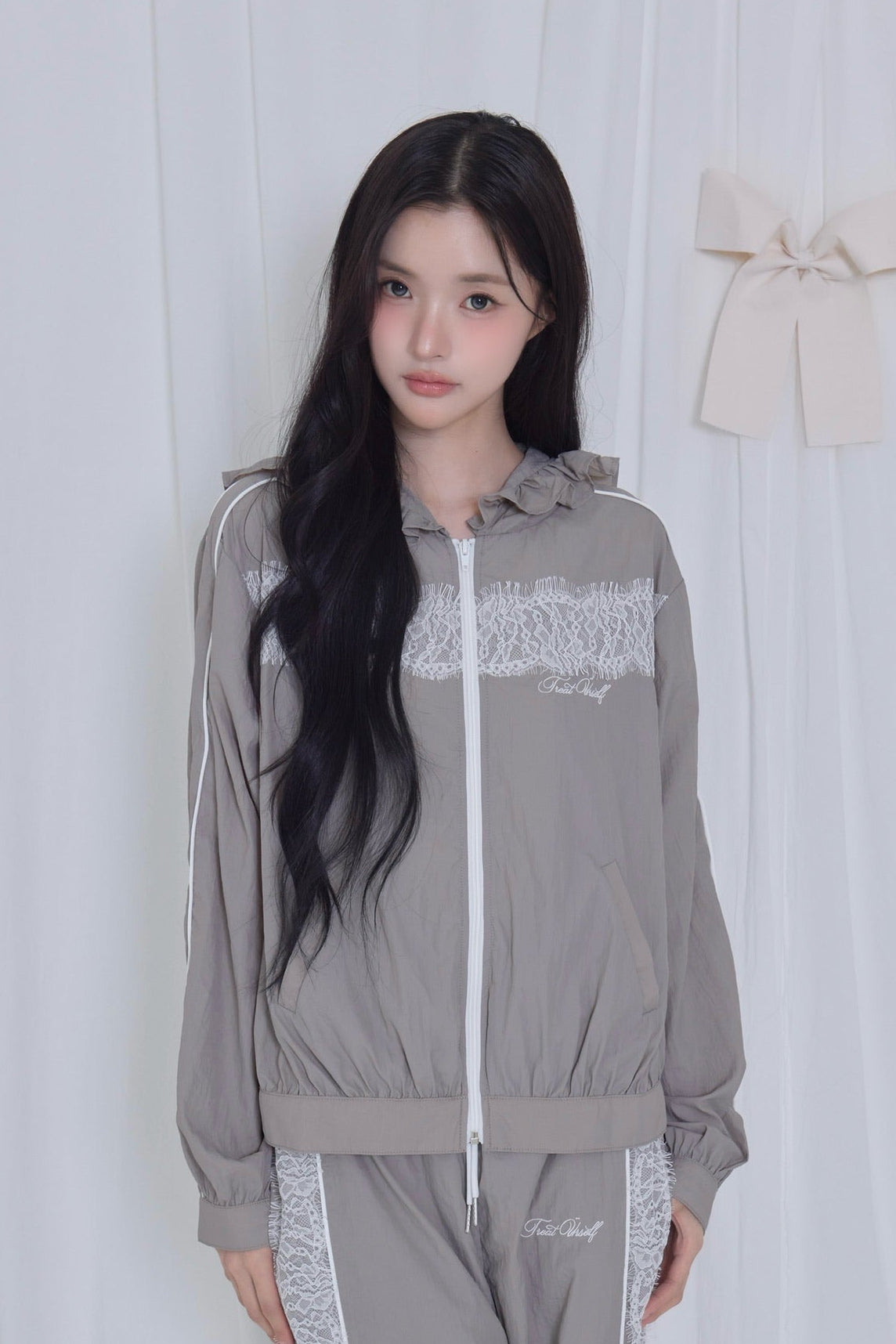 airy lace hoodie