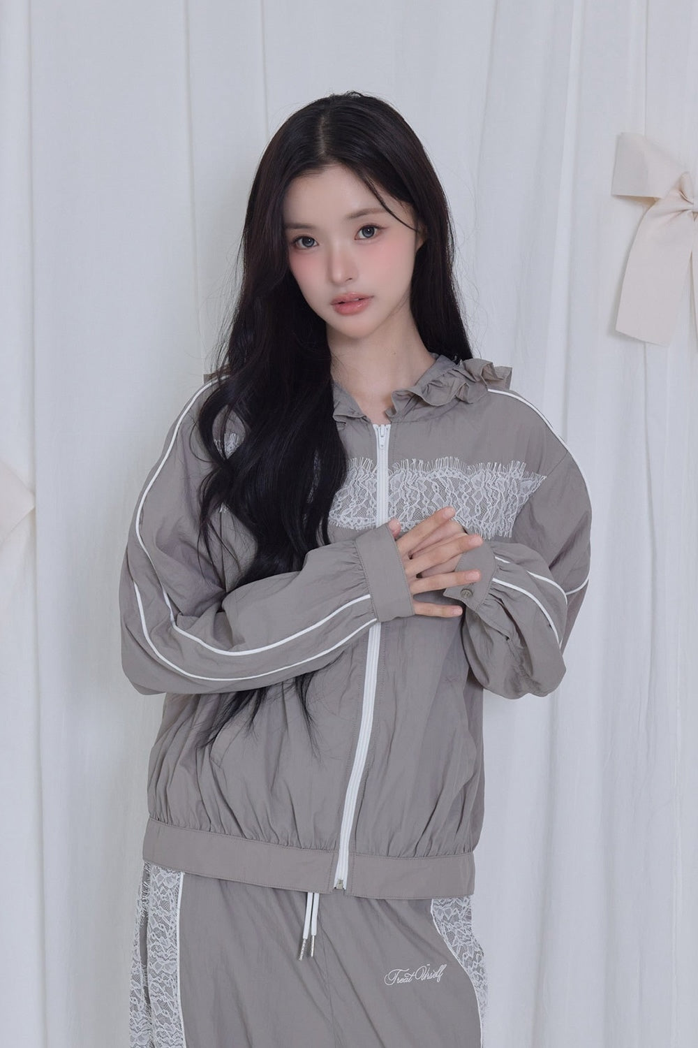 airy lace hoodie