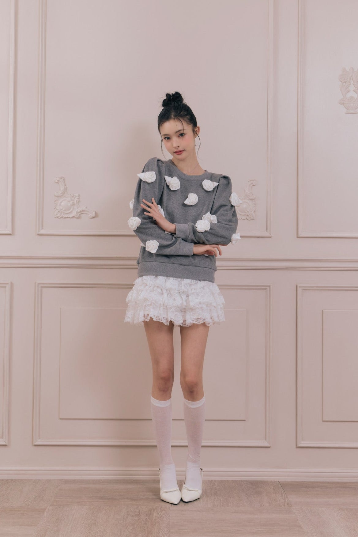 Rose motif pullover