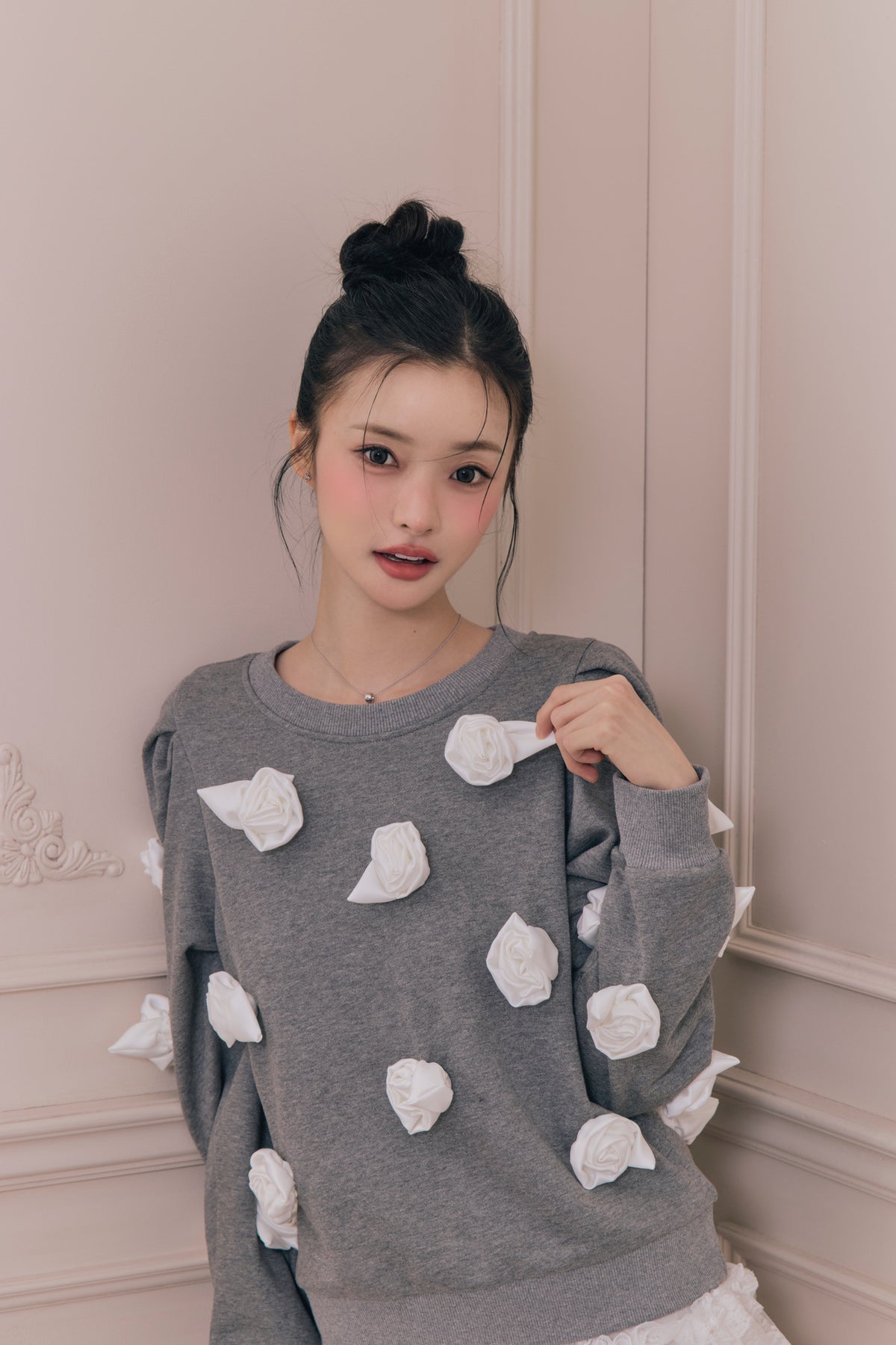 Rose motif pullover