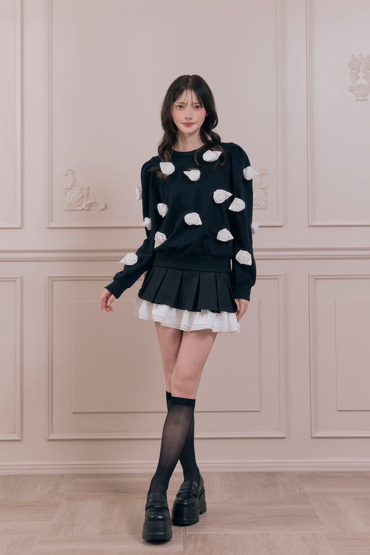 Rose motif pullover