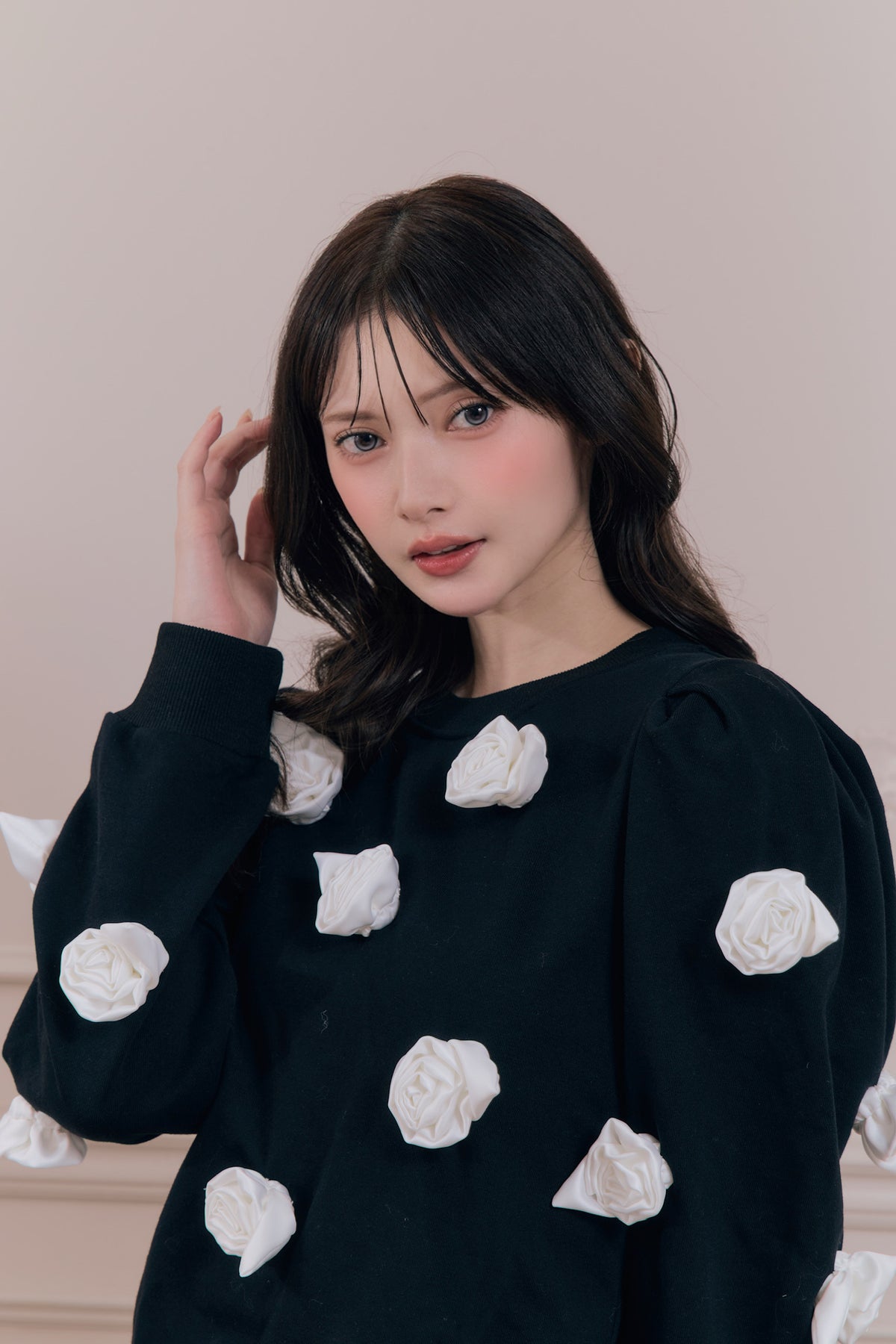 Rose motif pullover