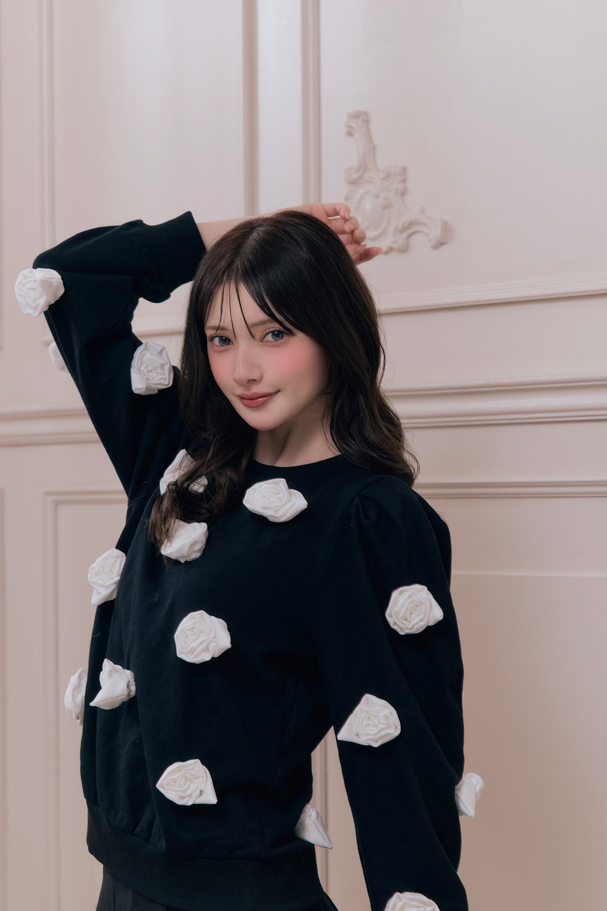 Rose motif pullover