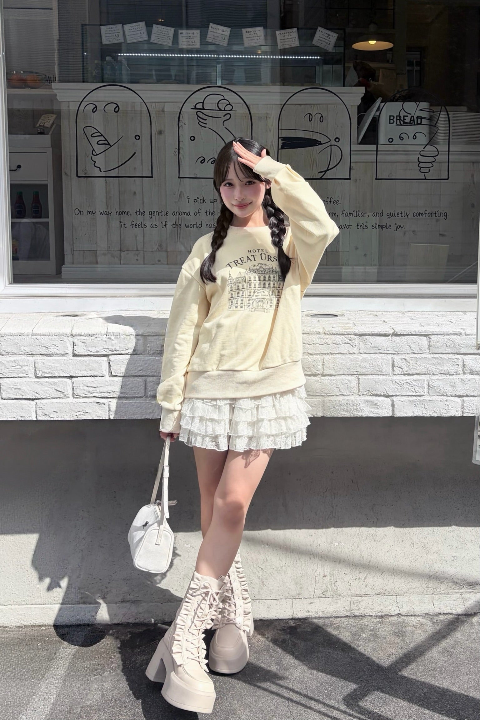 Russell lace mini skirt – Treat Ürself