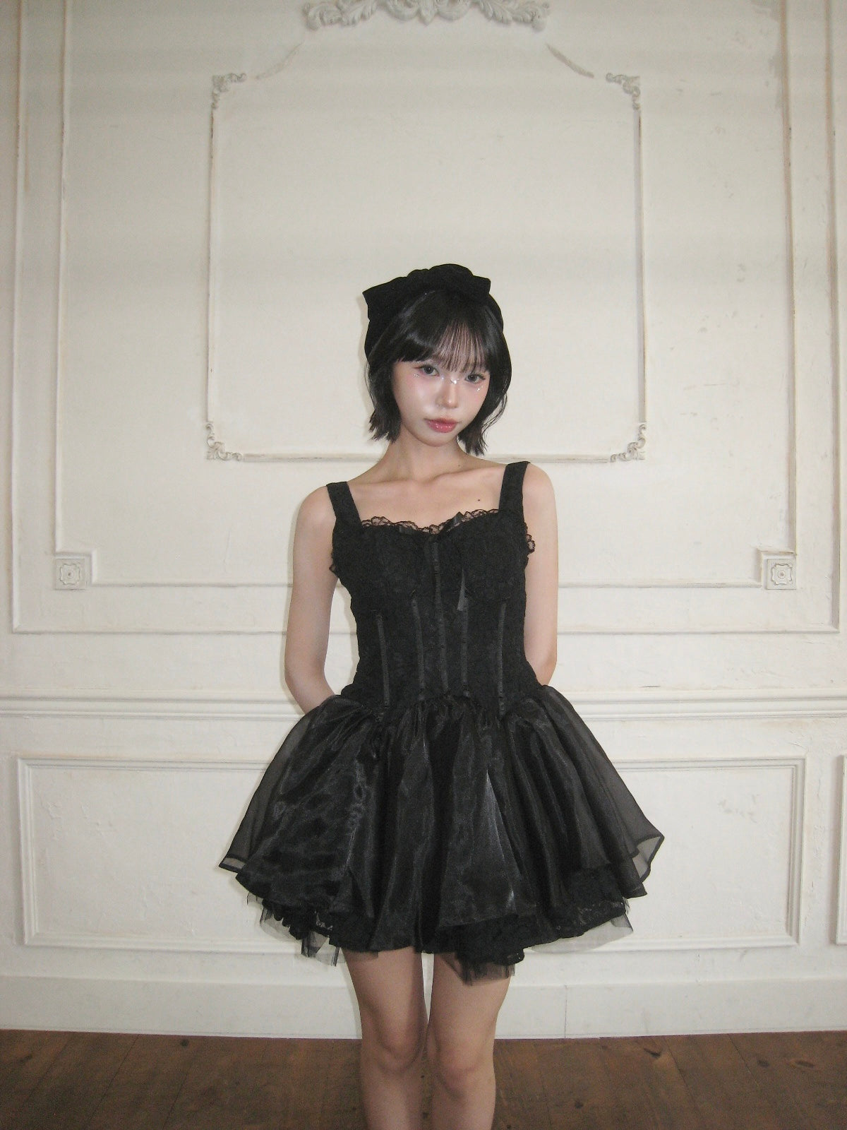 予約】lace corset mini dress – Treat Ürself